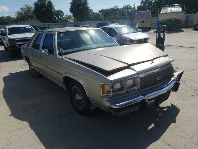Ford Crown Victoria