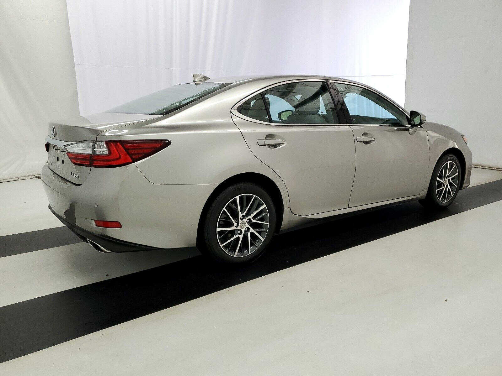 2017 Lexus ES