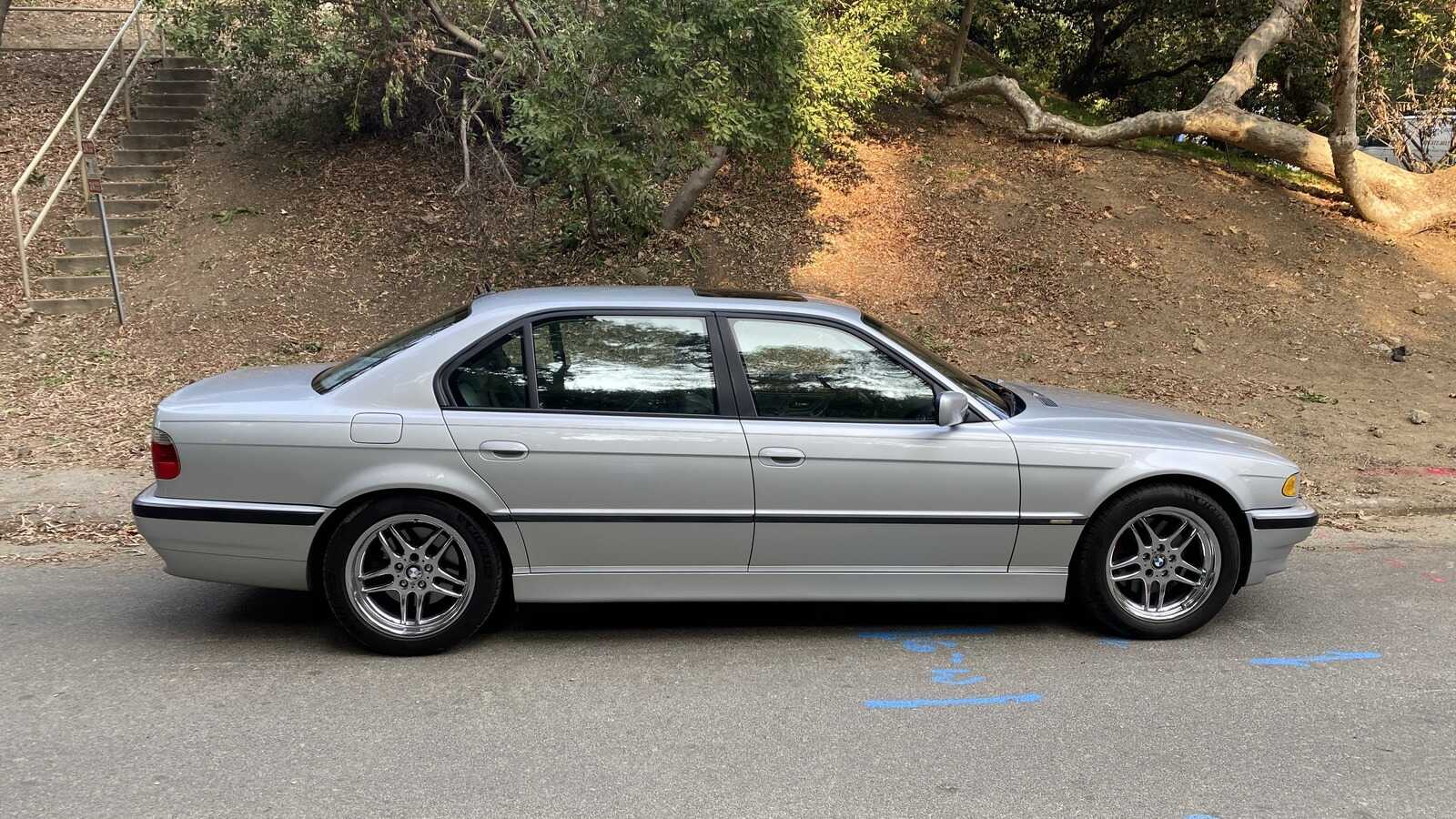 BMW 750i