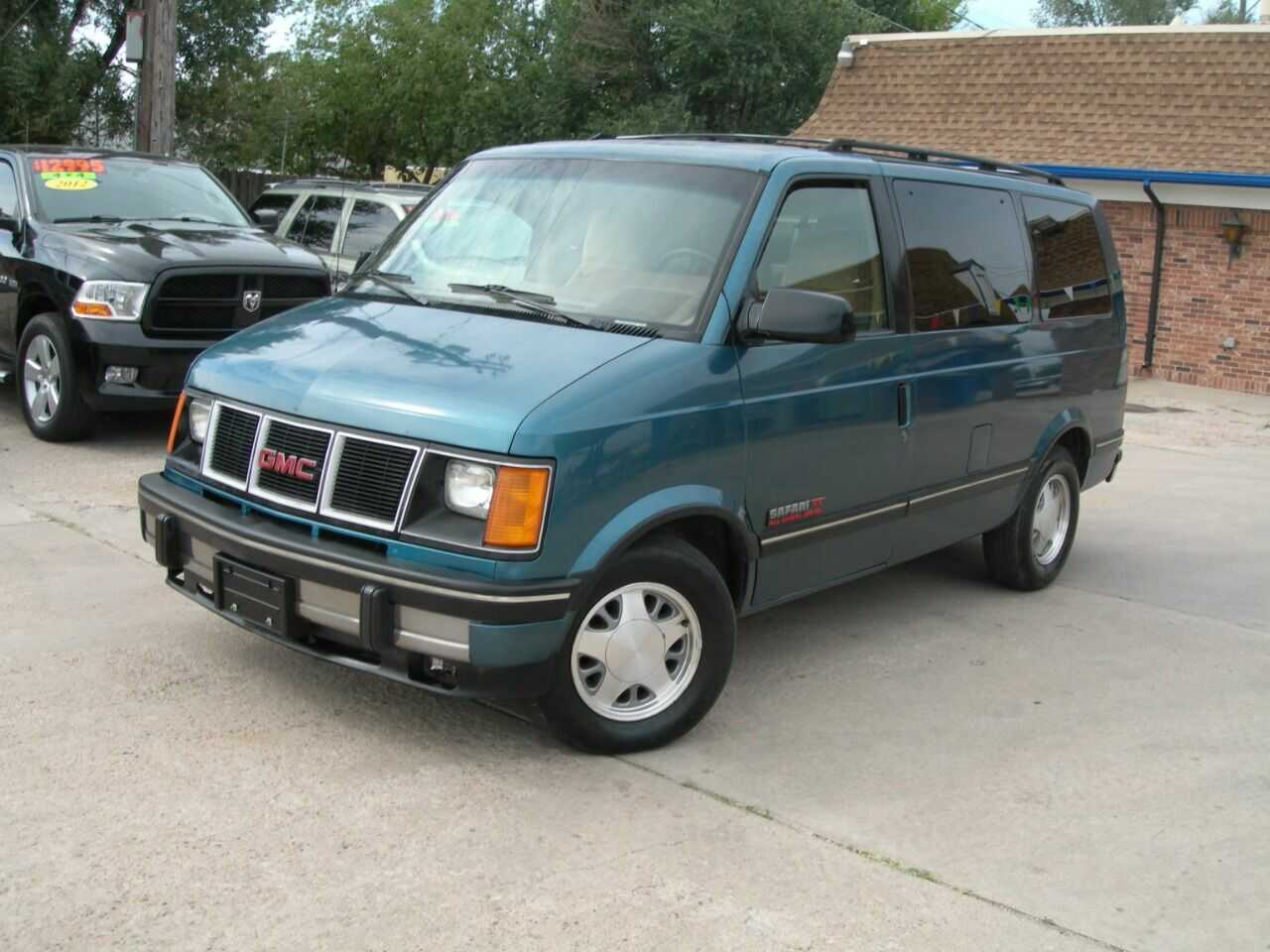 GMC Safari