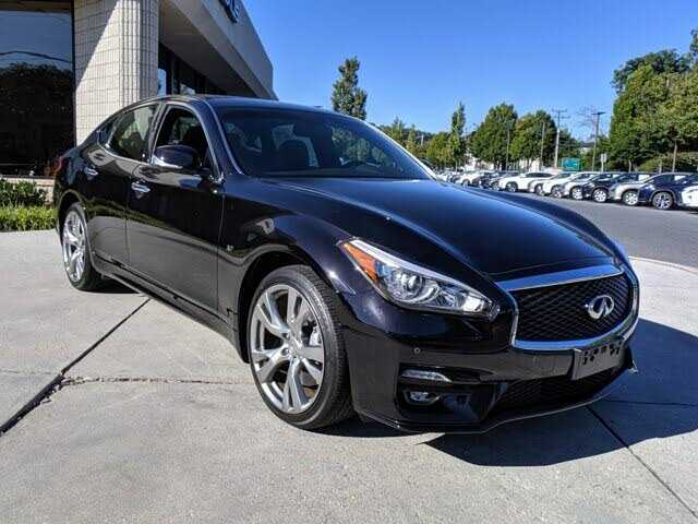 Infiniti Q70