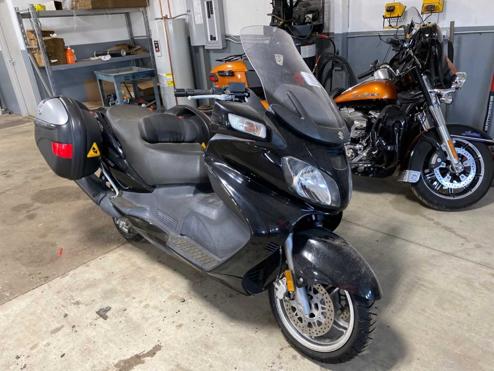 Suzuki AN650
