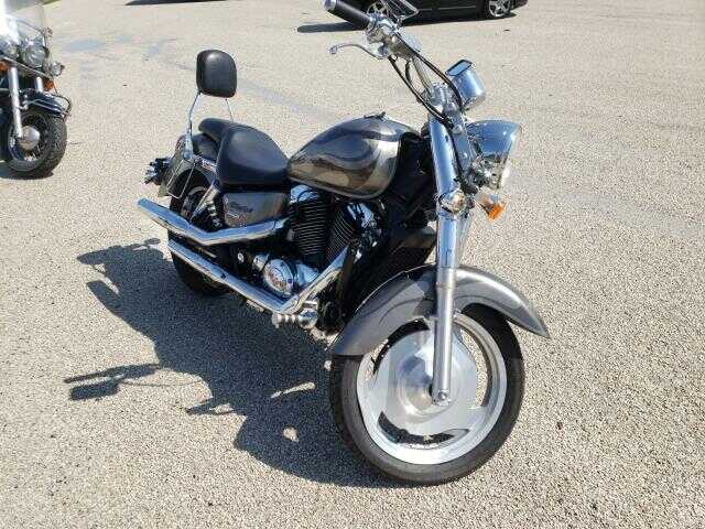 Honda VT1100C2 (SHADOW SABRE)