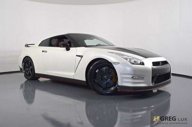 Nissan GT-R