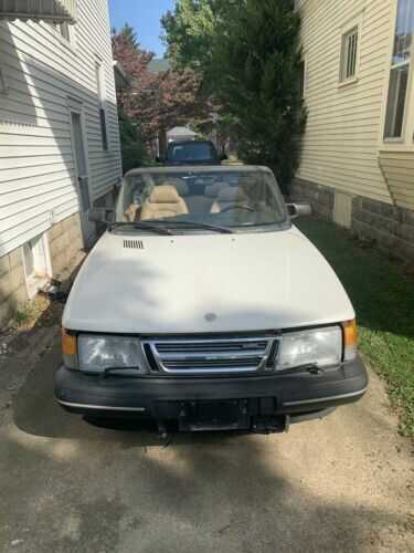 Saab 900