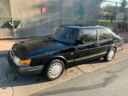 Saab 900