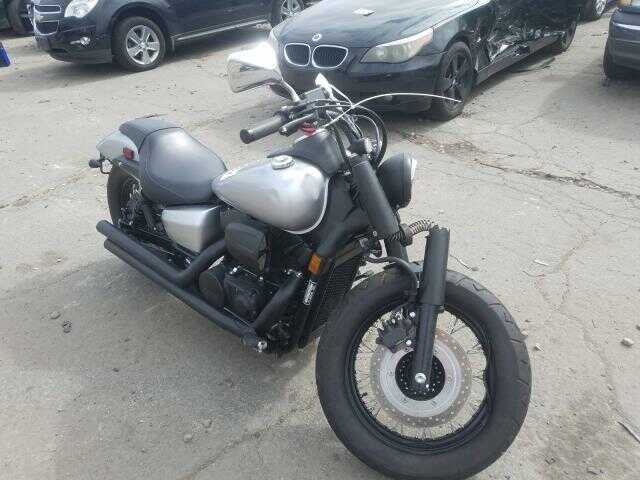 Honda VT750 (Shadow Phantom)