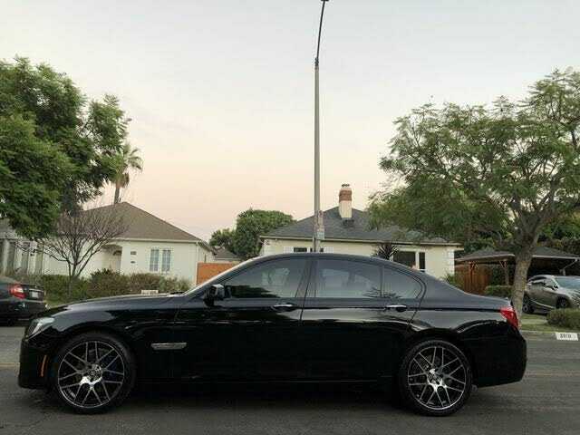 BMW 740i