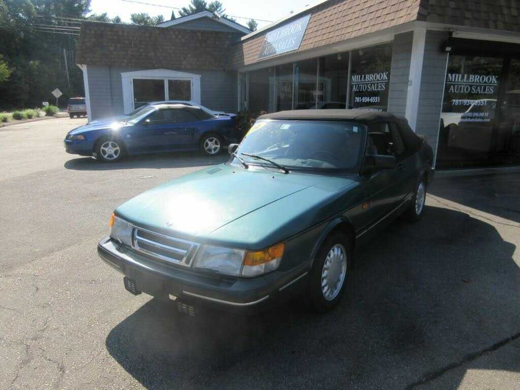 Saab 900