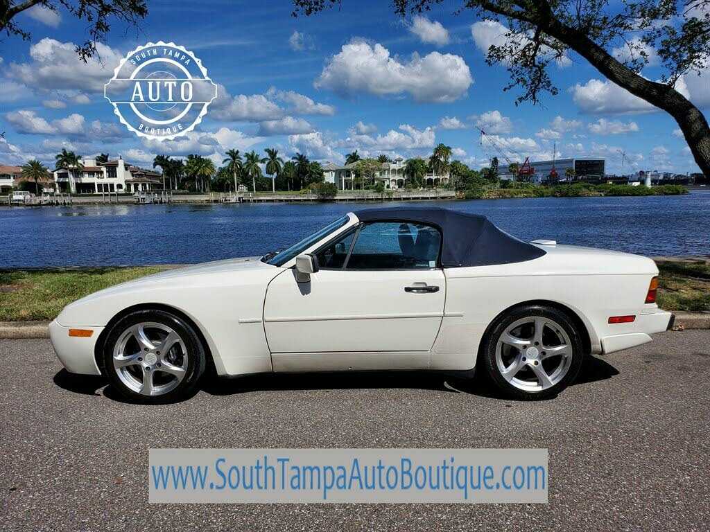 Porsche 944