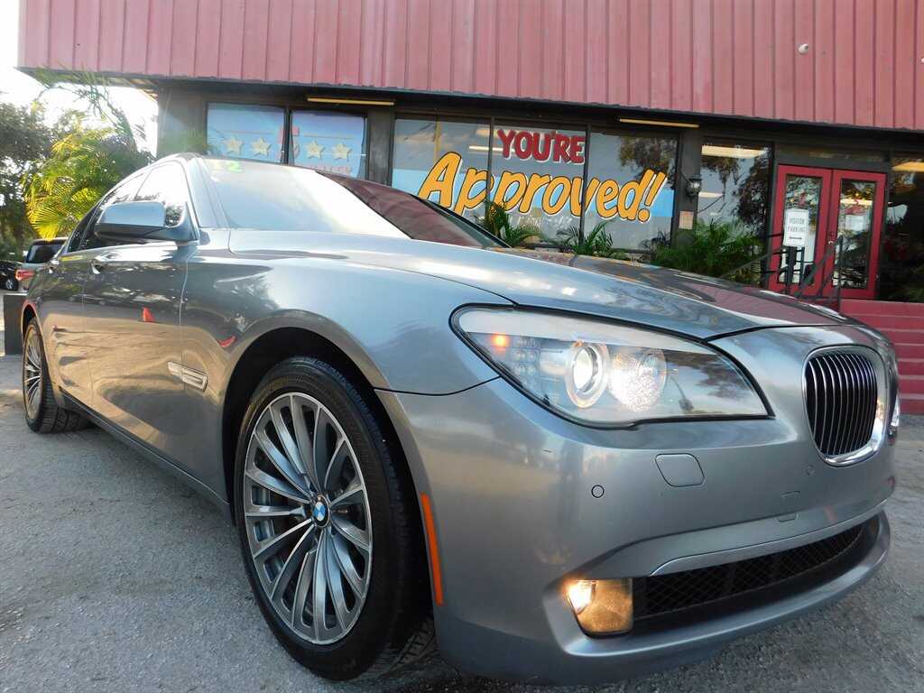 BMW 740i