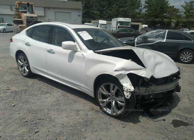 Infiniti M56