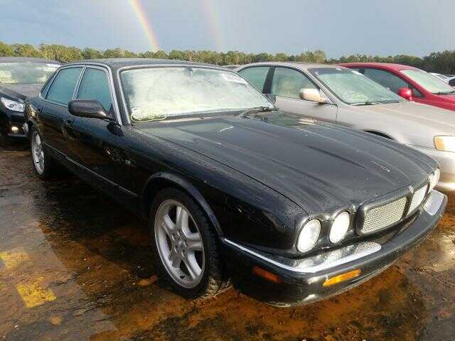 Jaguar XJR