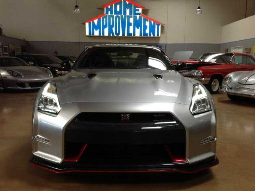 Nissan GT-R