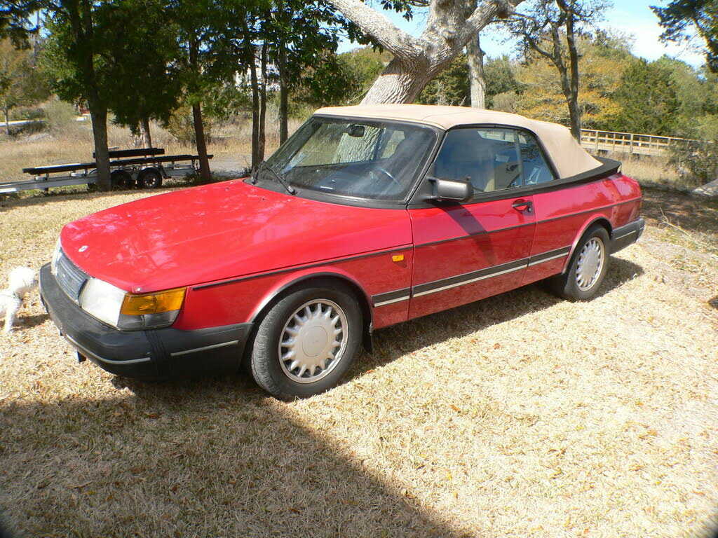 Saab 900