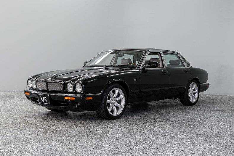 Jaguar XJR