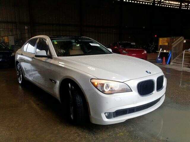 BMW 740i
