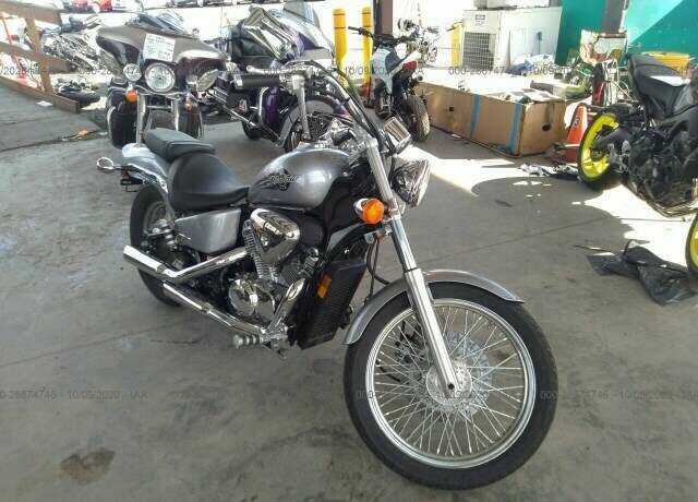 Honda VT600CD (SHADOW VLX DELUXE)