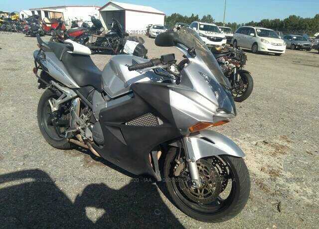 Honda VFR800A (INTERCEPTOR)