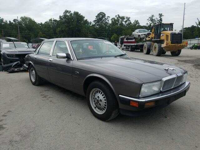 Jaguar XJ6
