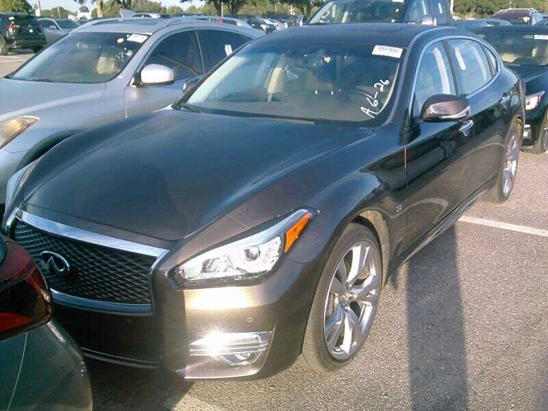 Infiniti Q70L