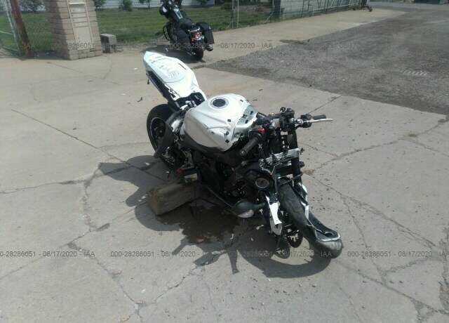 Suzuki GSX-R750