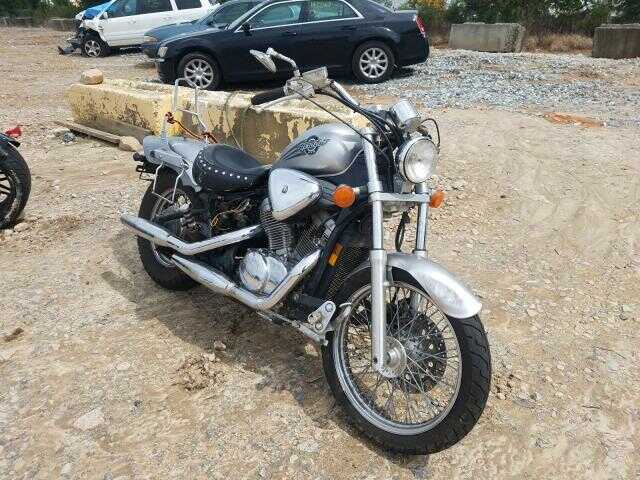 Honda VT600CD (SHADOW VLX DELUXE)