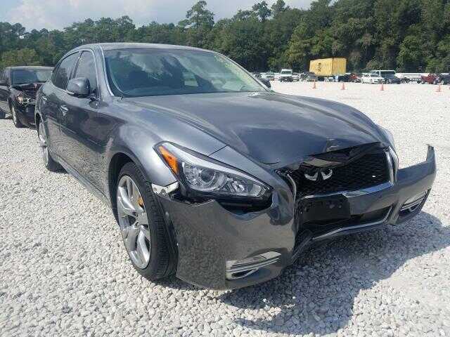 Infiniti Q70L