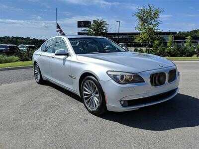 BMW 740i