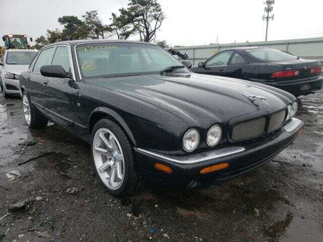 Jaguar XJR