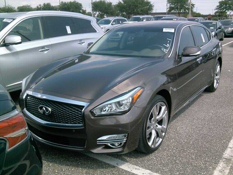 Infiniti Q70L