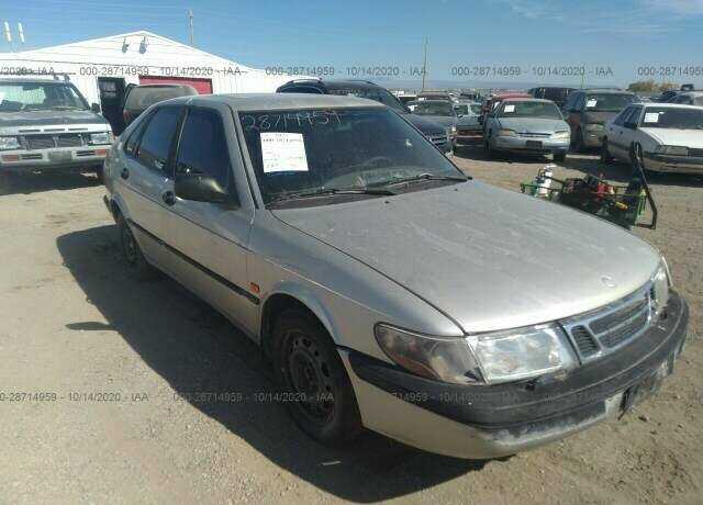 Saab 900