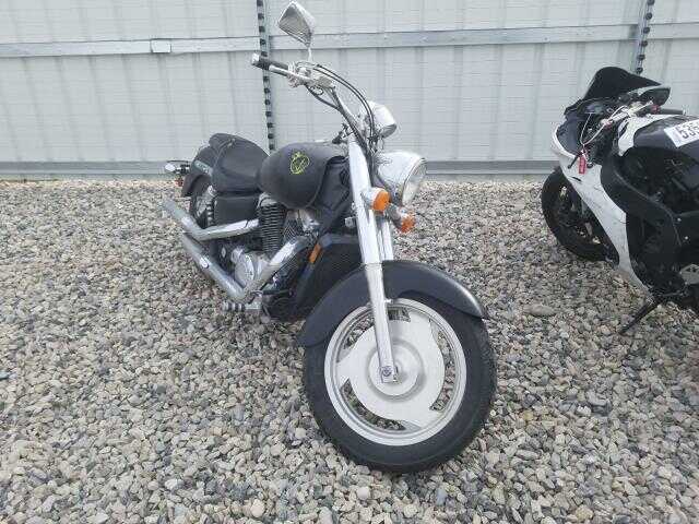 Honda VT1100C2 (SHADOW SABRE)