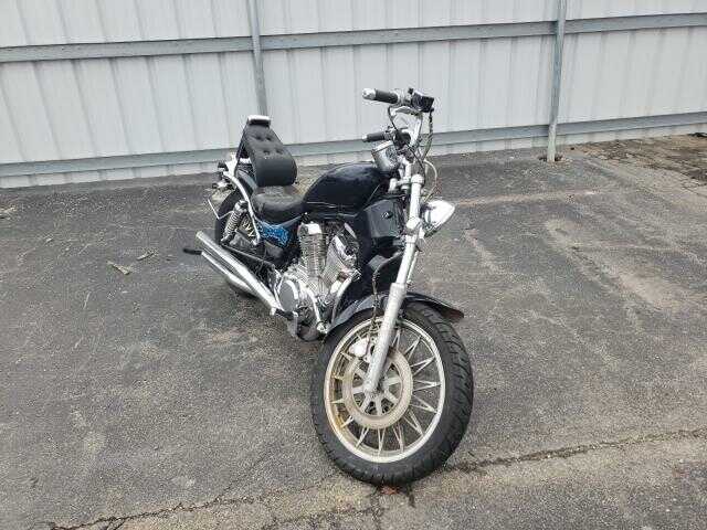 Suzuki VS800GL