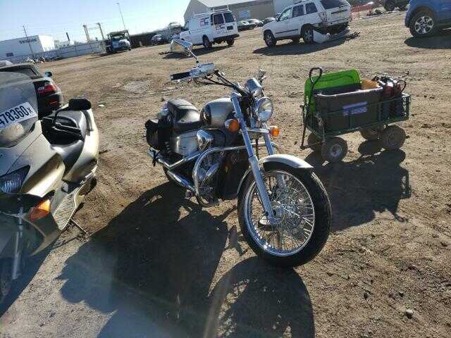 Honda VT600CD (SHADOW VLX DELUXE)