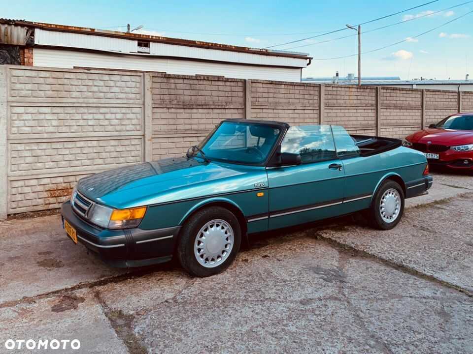 Saab 900