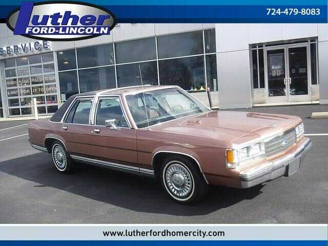 Ford Crown Victoria