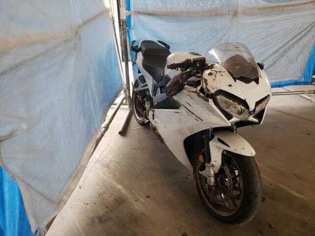 Honda VFR800F (INTERCEPTOR)