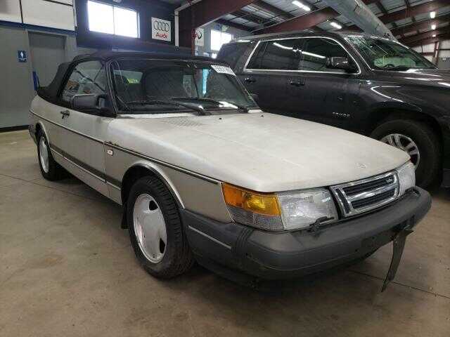 Saab 900