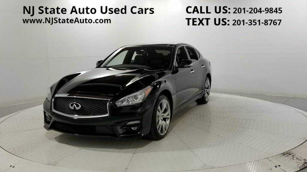 Infiniti Q70