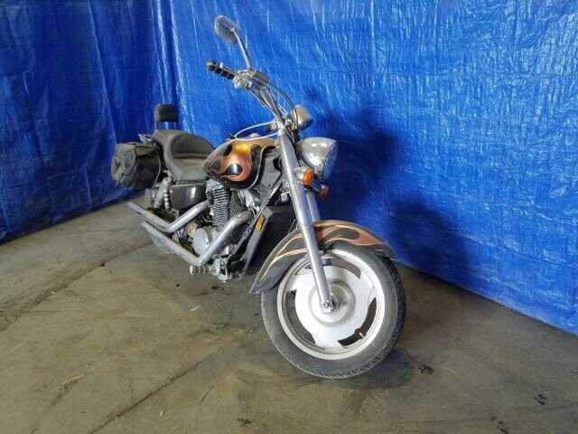 Honda VT1100C2 (SHADOW SABRE)