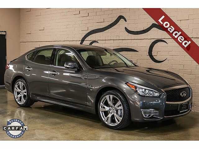 Infiniti Q70
