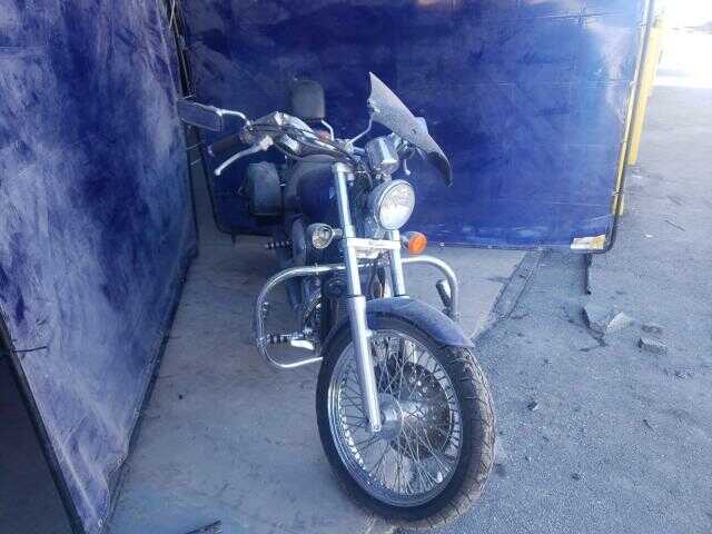 Honda VT600CD (SHADOW VLX DELUXE)