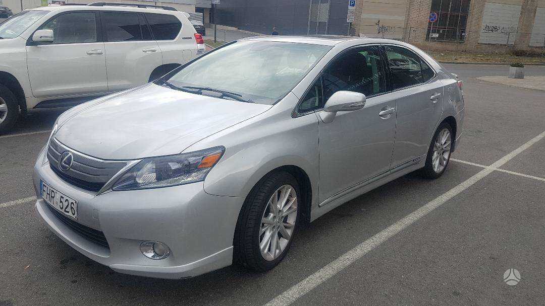 Lexus HS