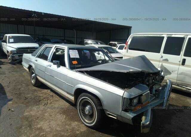 Ford Crown Victoria