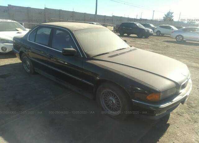 BMW 740i
