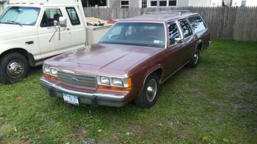 Ford Crown Victoria