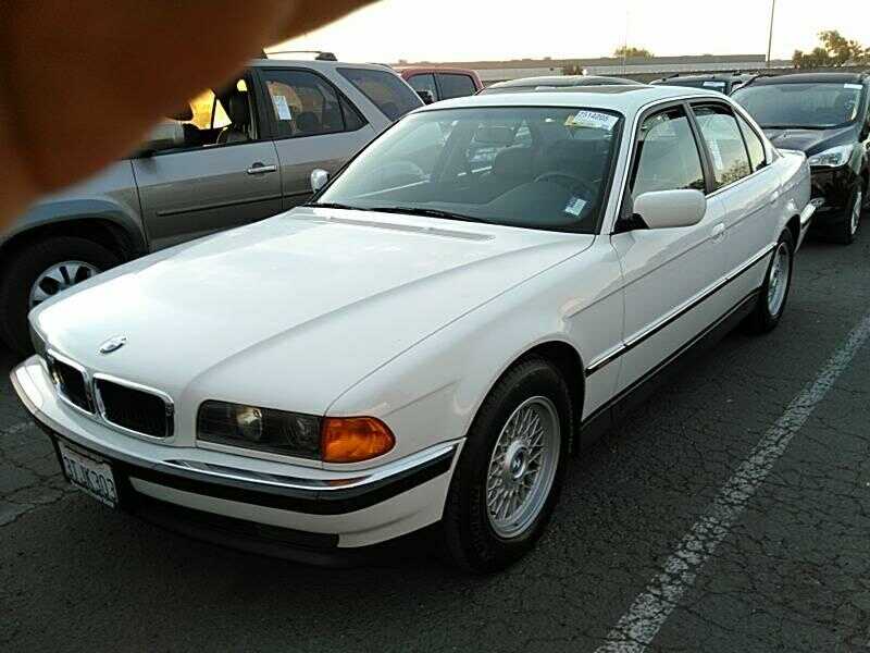 BMW 740i