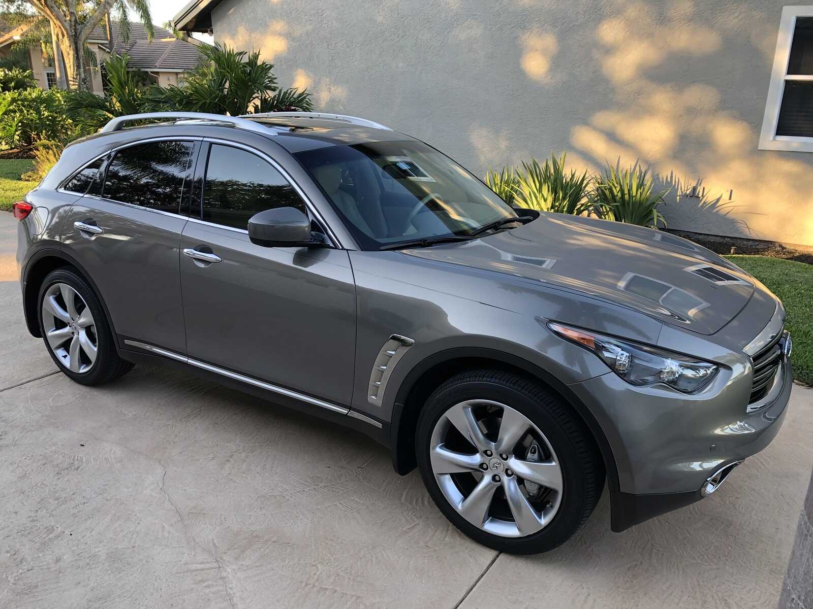 Infiniti FX50