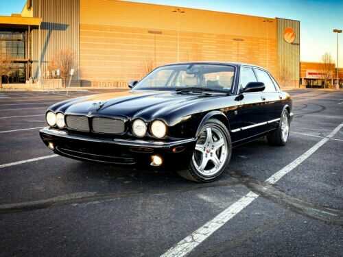 Jaguar XJR